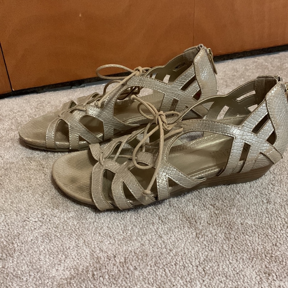 Reaction Kenneth Cole gladiator sandals